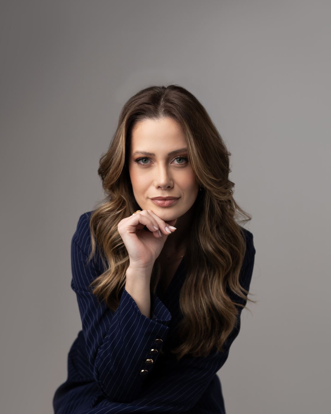Retrato da Dra. Luana Filus Mallmann, ginecologista e obstetra em Cascavel, PR